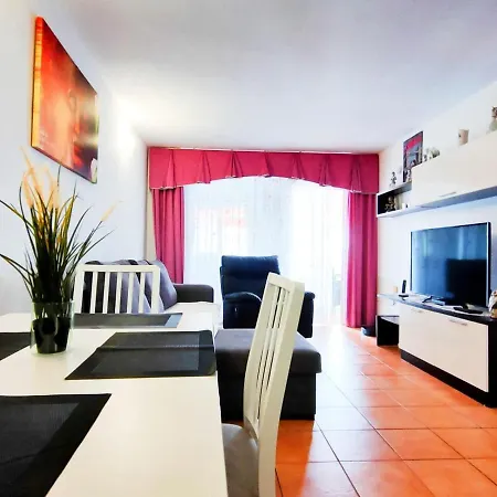 Two Bedroom In Chaparral, Costa Del Silencio, Tenerife South Апартаменты